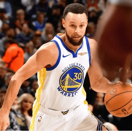 NBA常规赛太阳vs勇士的比赛已经结束，太阳99-98战胜勇士。全场比赛，勇士