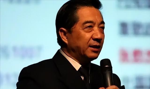 “美国就算站那不动，中国20年也追不上美国！”我国军事专家曾在节目上断言，现在才