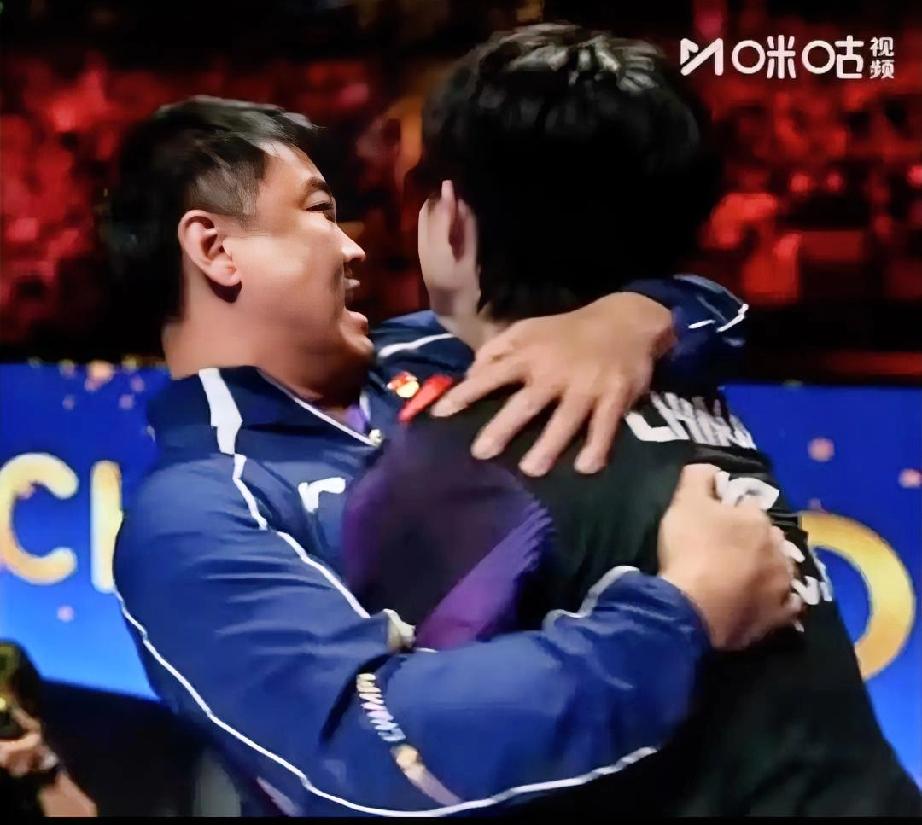 二王一马和二王一孙睡前点名王二木：莎莎鳗鱼收拾好了吗？莎莎：刷牙呢刷牙呢