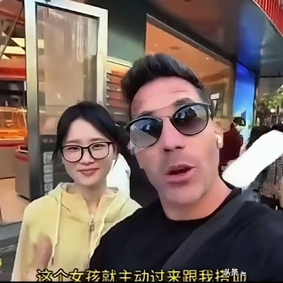 三十岁的中国女人，成了外国人嘴里的"谜"？不，配不上这个说法的，只是她一个人