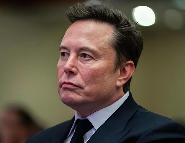 近日，马斯克接受采访时，又一次聊起了微信，马斯克表示，中国用户的生活高度依赖微信