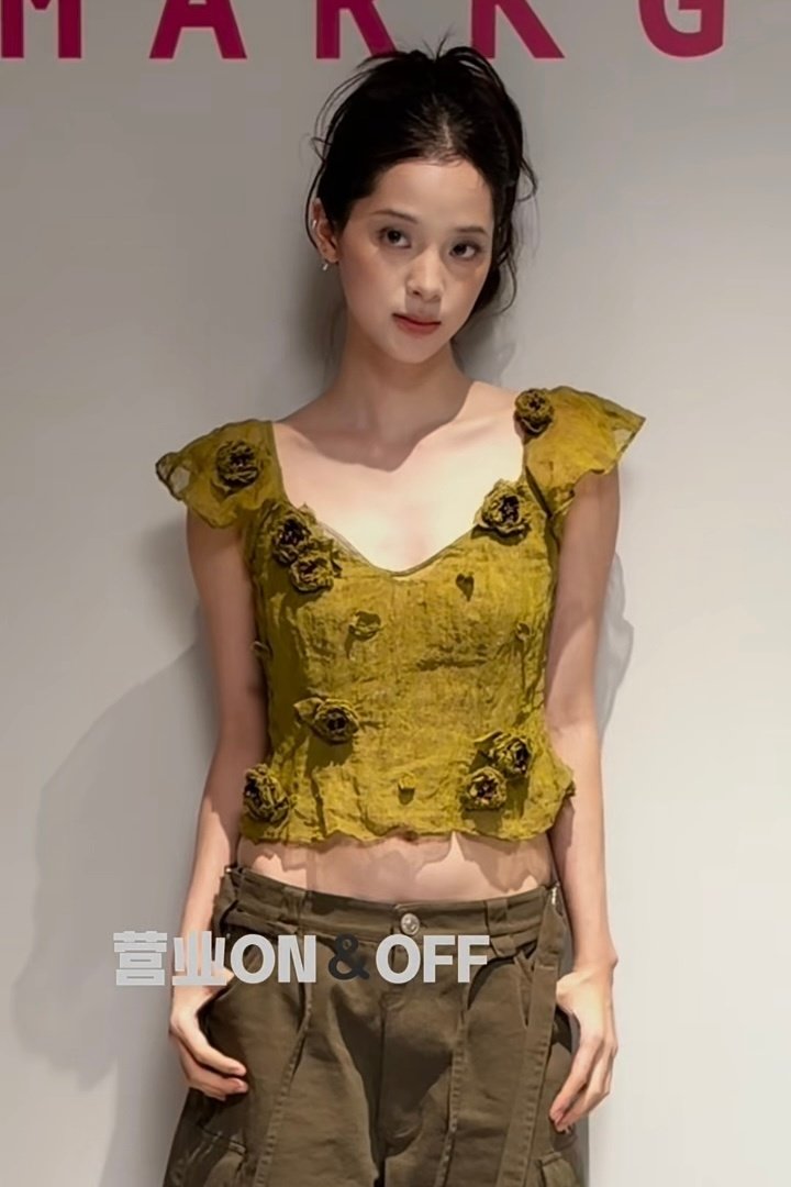 欧阳娜娜完全是内娱审美尖子生…严肃学习nabi风格的ootd！她头小脸小肩宽腿长真的是穿什么都好看啊