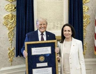 开年大笑话！诺贝尔学会要被气疯了，特朗普获得了诺贝尔和平奖章？诺贝尔和