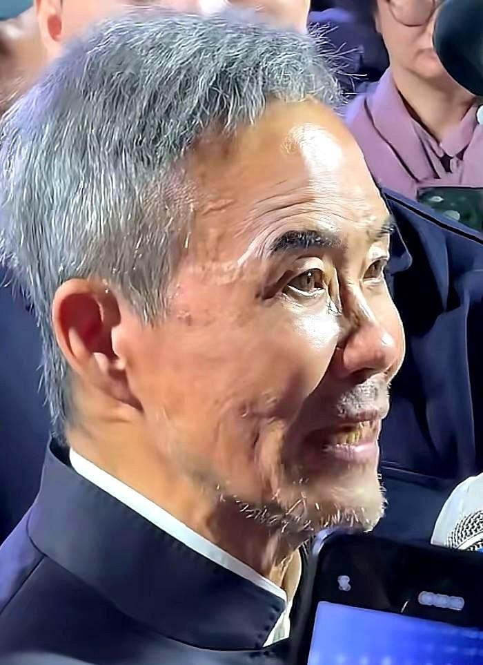 74岁的王石，最近接受采访谈及房地产业的春天，他说不存在所谓的春天，因为房地产已