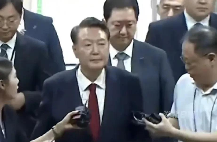 韩国前总统尹锡悦今天在看守所第一天的菜单曝光，今天凌晨，韩国前总统尹锡悦被收押，