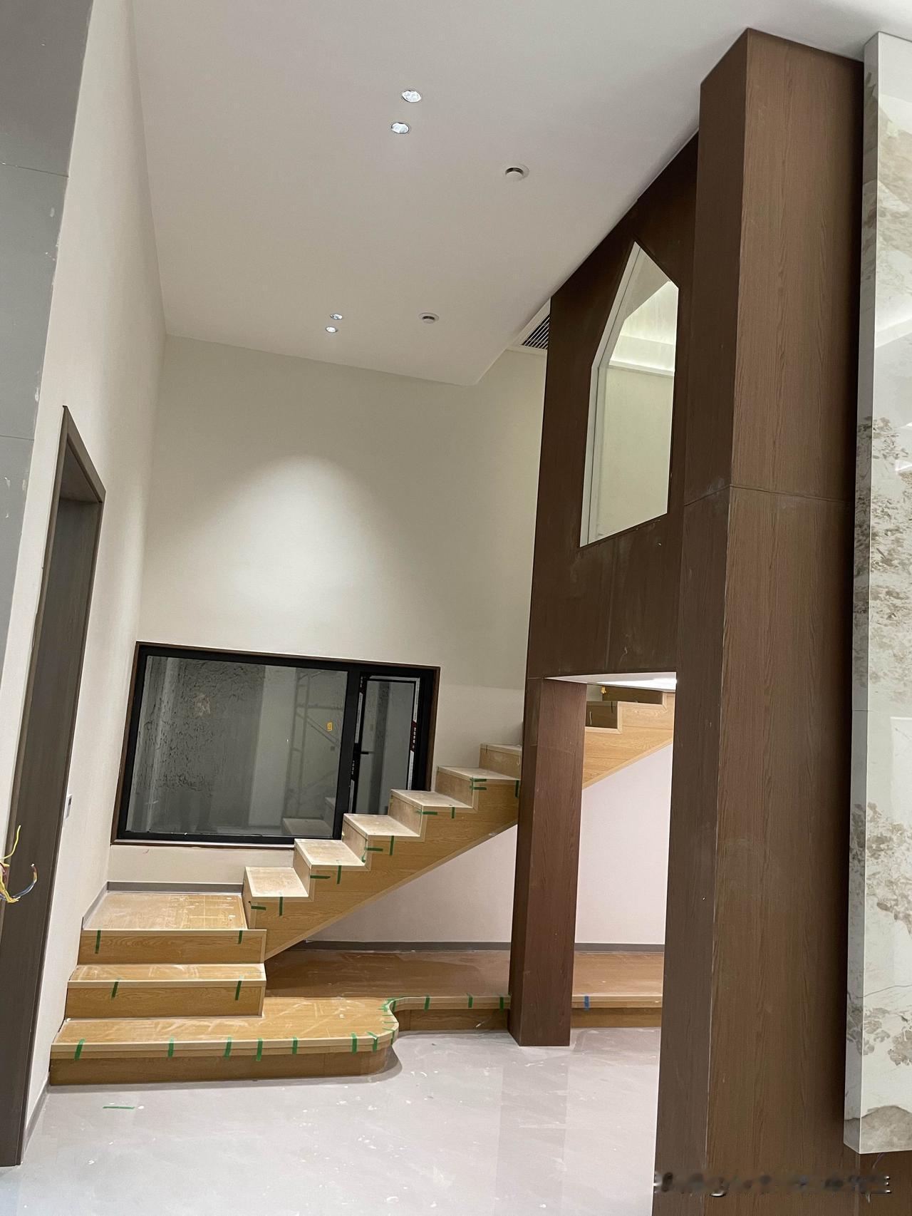 现在施工的这个挑空地下室层高是4.8米，马上接近完工啦。地下室做了中央空调和新风