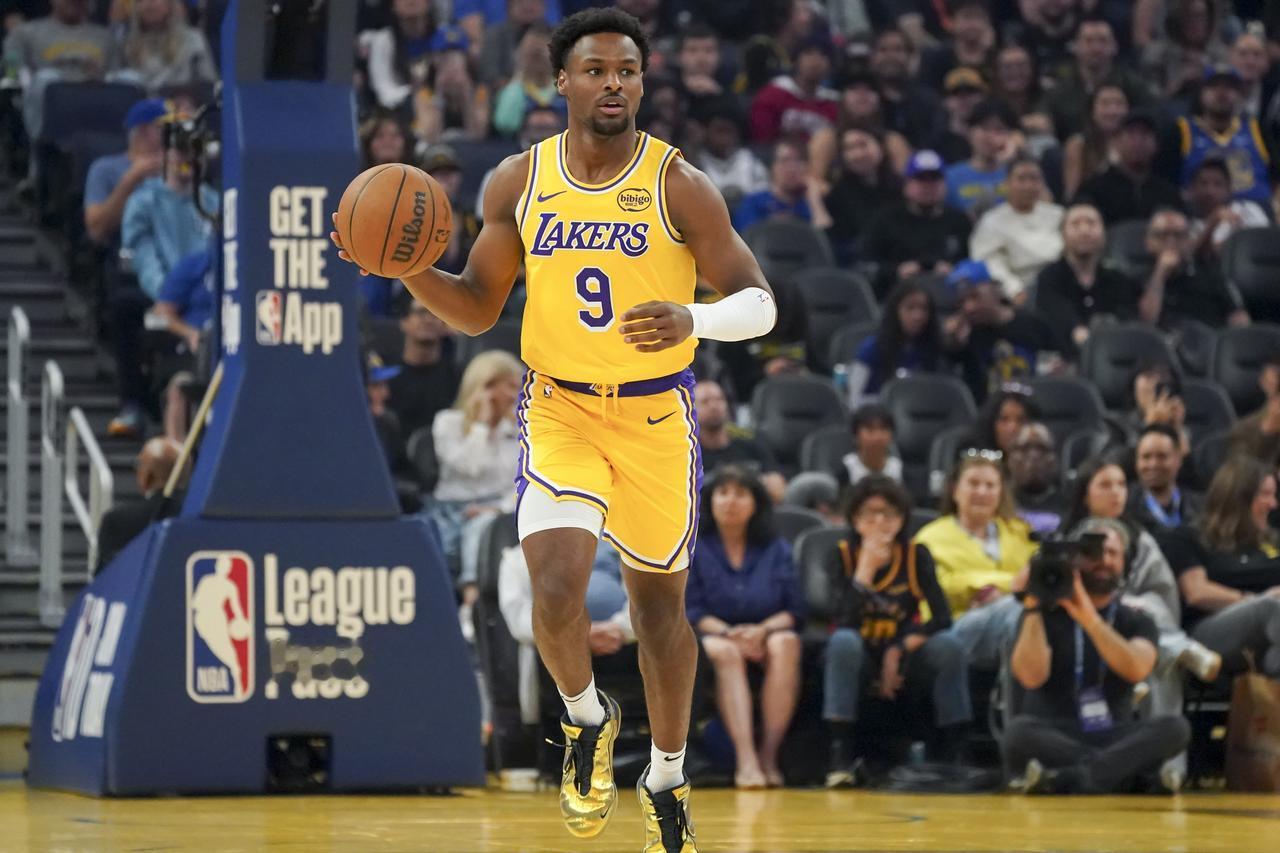 真不如杨翰森，布朗尼在发发展联盟10投4中仅得11分！在刚刚结束的一场G联盟