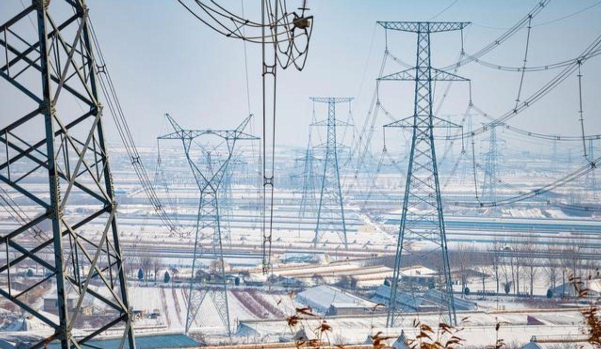 为何中国宁愿把电力输向越南，让越南夜晚灯火辉煌，却对朝鲜几乎绝不供电？ 要想