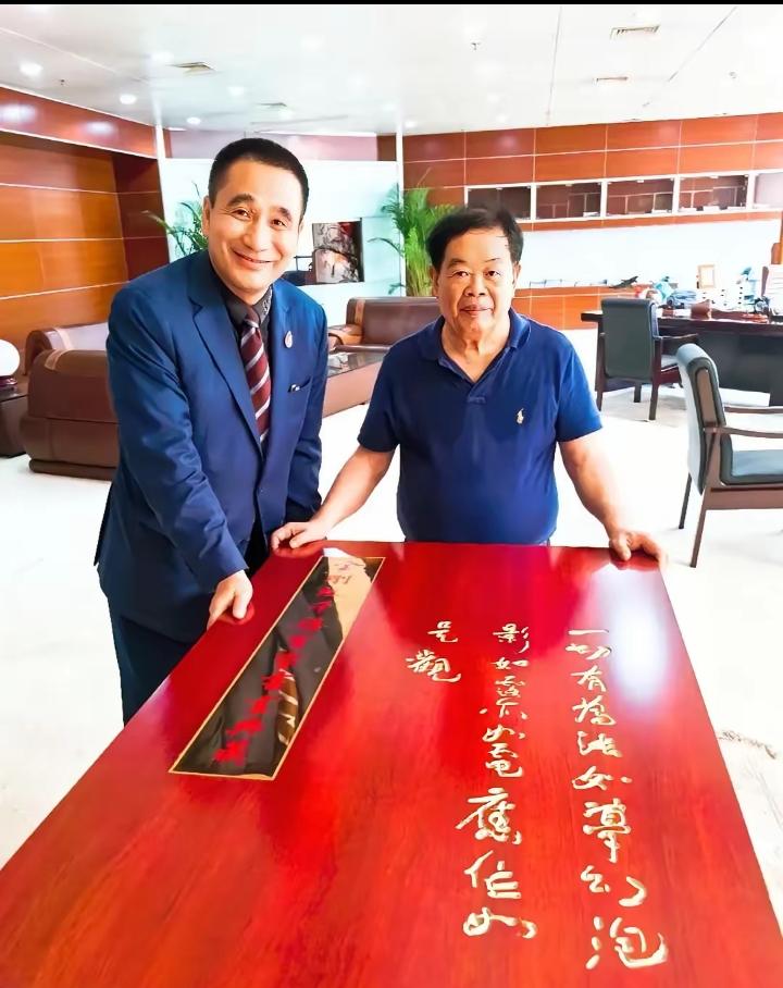 曹德旺今年又搞了个大动作。别的大学扩招是盖楼、圈地、抢生源，福耀科技大学倒好，招