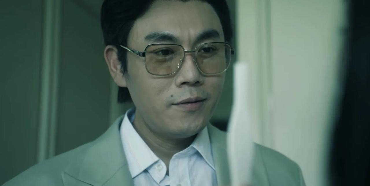 《扫毒风暴》卢少骅的一句话，暴露他从始至终都没爱过马英子。马英子名义上是卢少骅