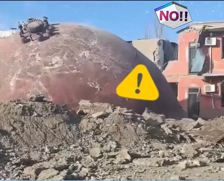 真的太幸运了！吓出冷汗！包钢附近大爷遛弯归来，院子里砸下巨型铁疙瘩，比人还高！