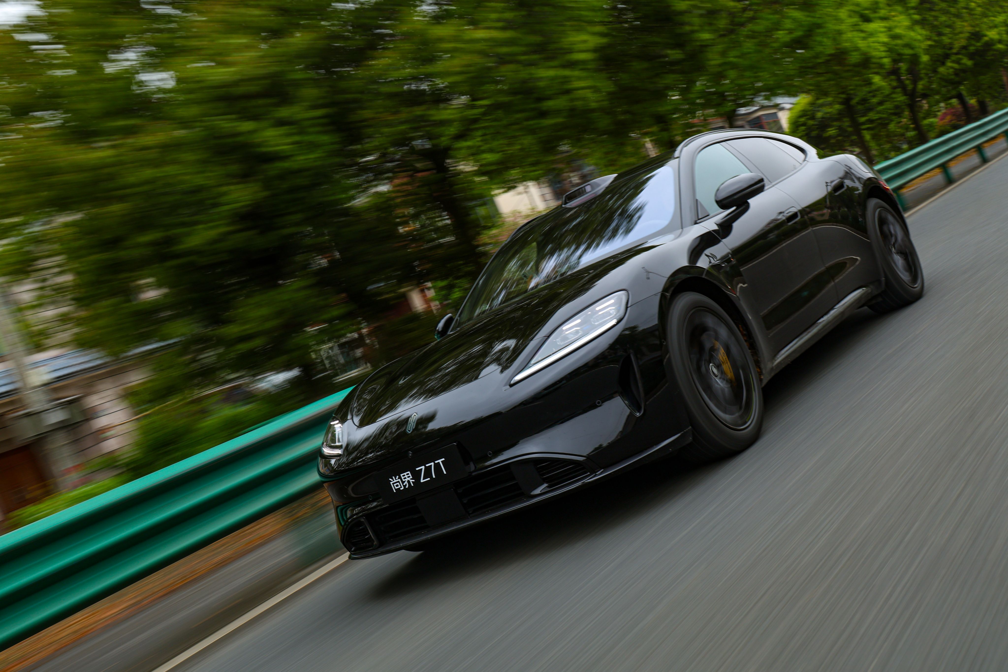 尚界Z7动态评测刚试驾完尚界Z7T，真的被狠狠惊艳到了！终于懂什么叫智驾和驾控