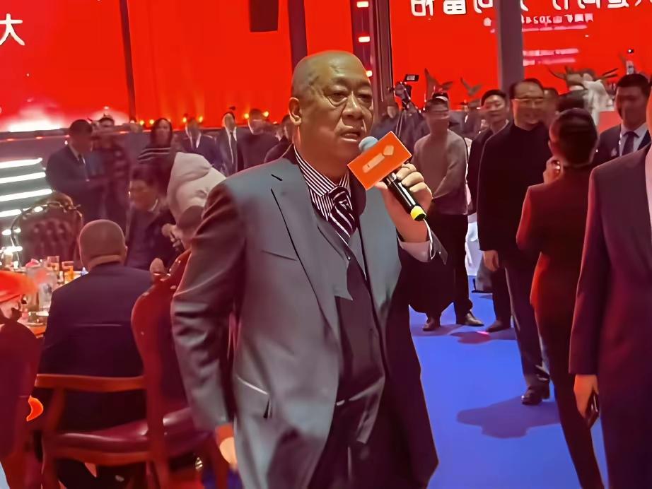 “数钱数到手抽筋”这句话，在河南矿山起重机厂的年会上，表现的淋漓尽致！6000万