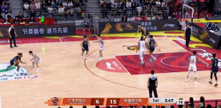 广东东阳光大将崔永熙真是投疯了！在今天广东东阳光主场迎战新疆伊犁特的比赛中，当时