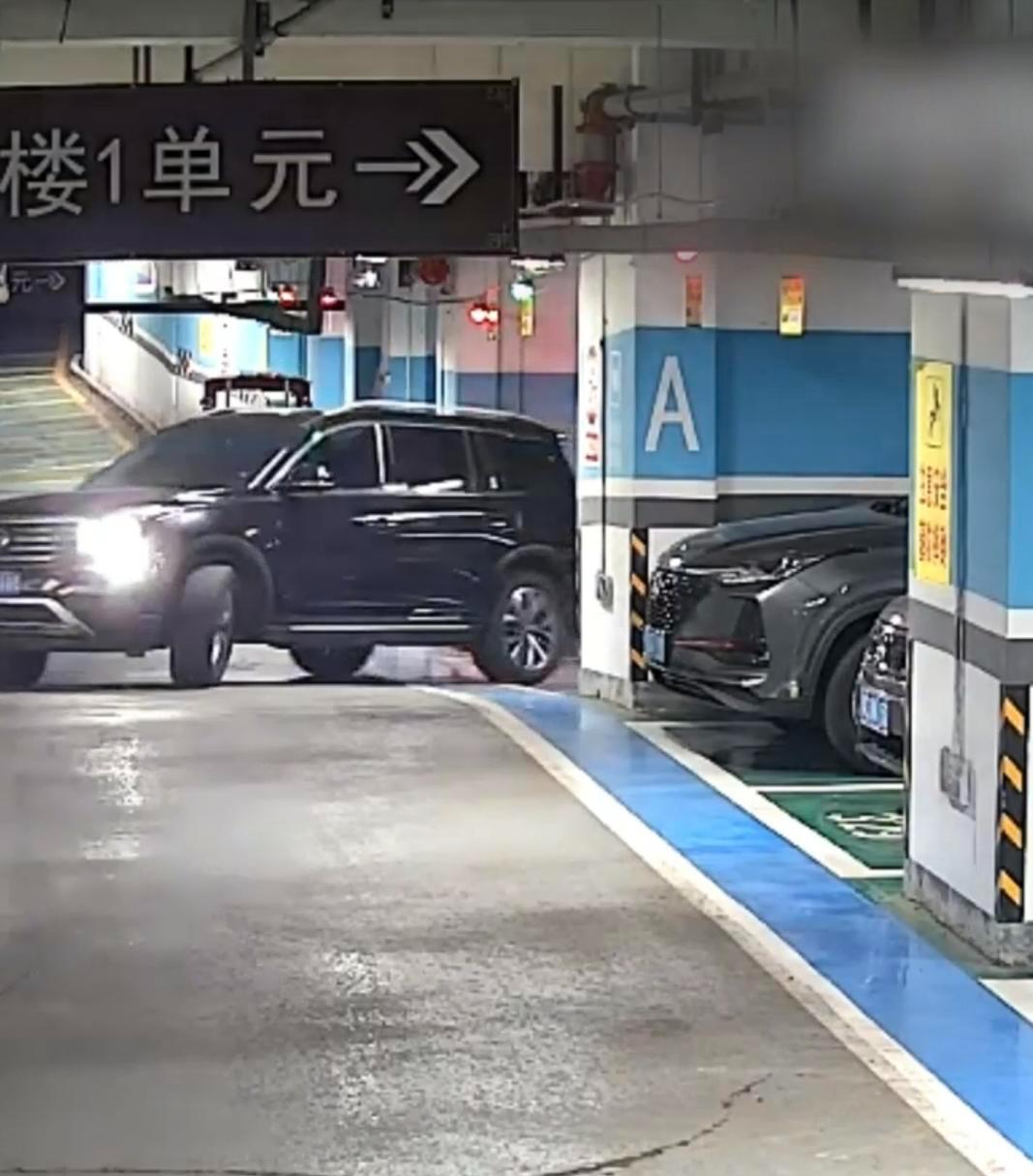 绝了！四川阆中一位大姐最近发现车油耗不对劲，老公一查12123，好家伙，多出一条