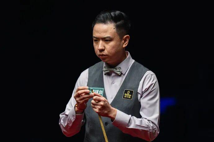 北京时间2月18日早晨，刚刚结束了一场斯诺克球员锦标赛首轮比赛，世界排名第10位