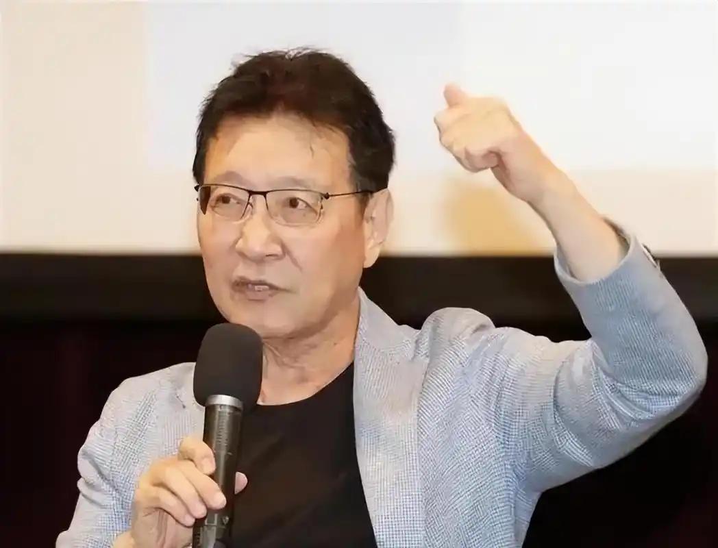 赵少康忽然变了，开始痛斥民进党，似乎是嗅到了某种味道！最近赵少康在采访中表示：民