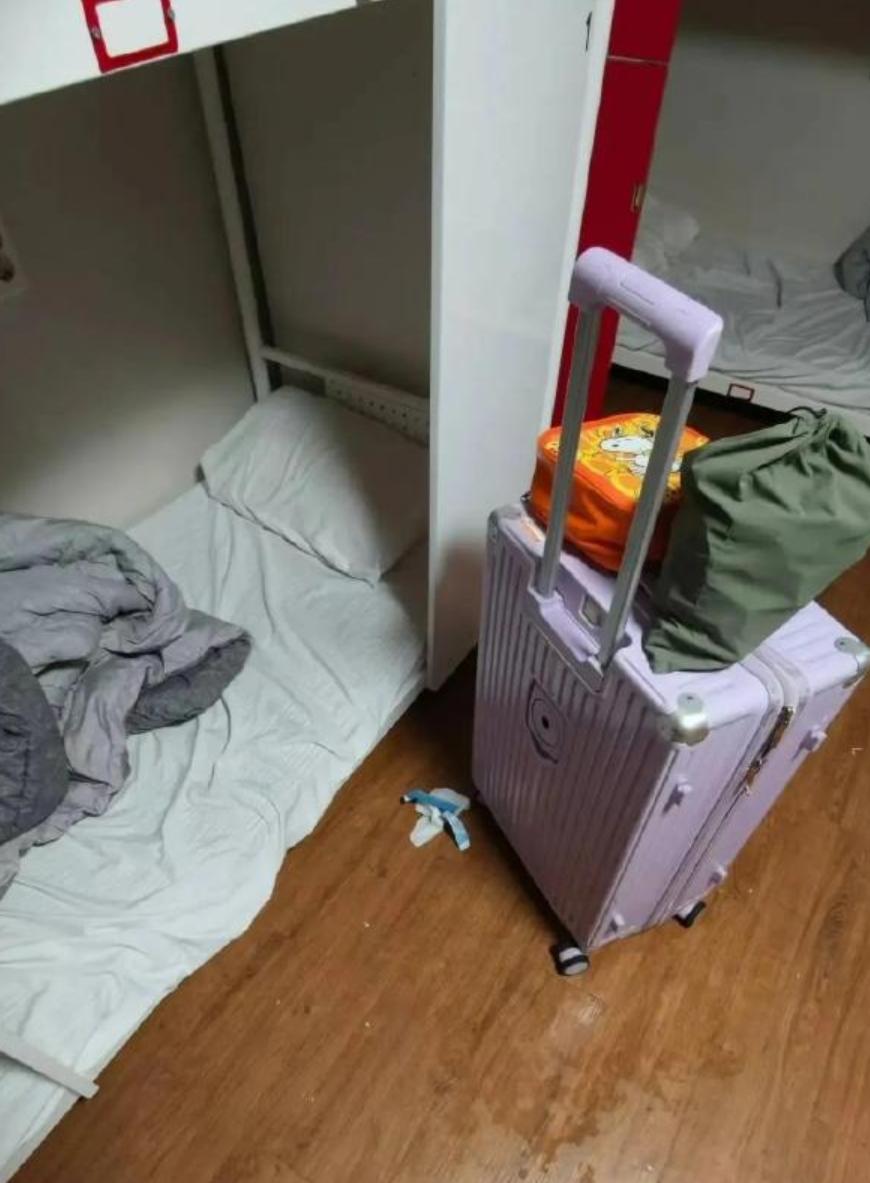 韩国警方这变脸的速度真是够快的！中国女生在韩国青旅熟睡，被日本男子骚扰、羞辱，