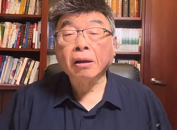 《中天辣晚报》节目真有意思，又要引述邱毅批评赵少康的内容，又不提邱毅名字，用“前