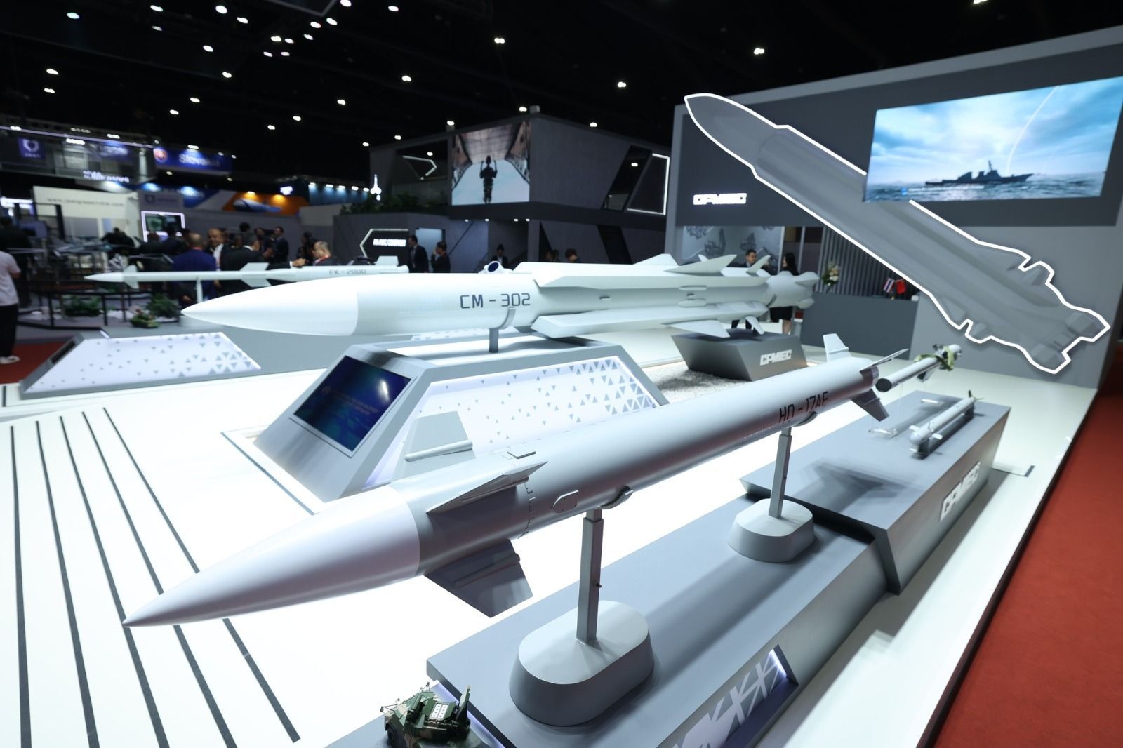 泰国2025曼谷防务与安全展上，中国展出了CM302（YJ-12E）、FK-20