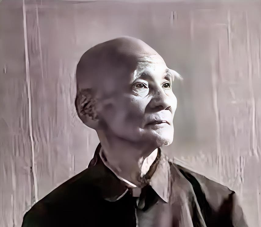 1946年，6000解放军被三万敌人包围，为了不泄露机密，旅长吴诚忠下令烧毁全部