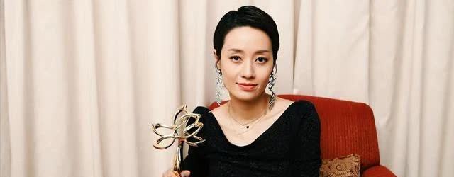 马伊琍传来喜讯，粉丝们激动不已，和文章离婚后，终于等到这一天！谁能想到，曾经