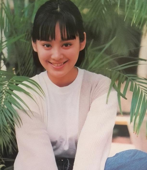 1990年，宁静18岁时接了一部戏。一天深夜，导演把宁静叫到宾馆的房间试戏，大大