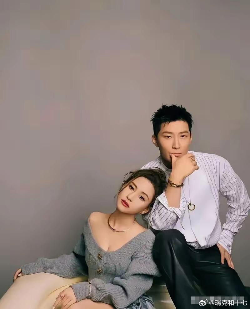 说白了，何超莲还是不够爱窦骁。当年追吴克群时她敢跨省送饭、为男方学做菜，连赌王葬