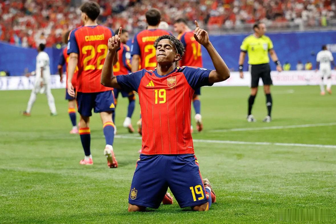 🇪🇸西班牙4-0沙特，不得不承认的3个事实！1.白天日本踢了个4:0，晚上沙