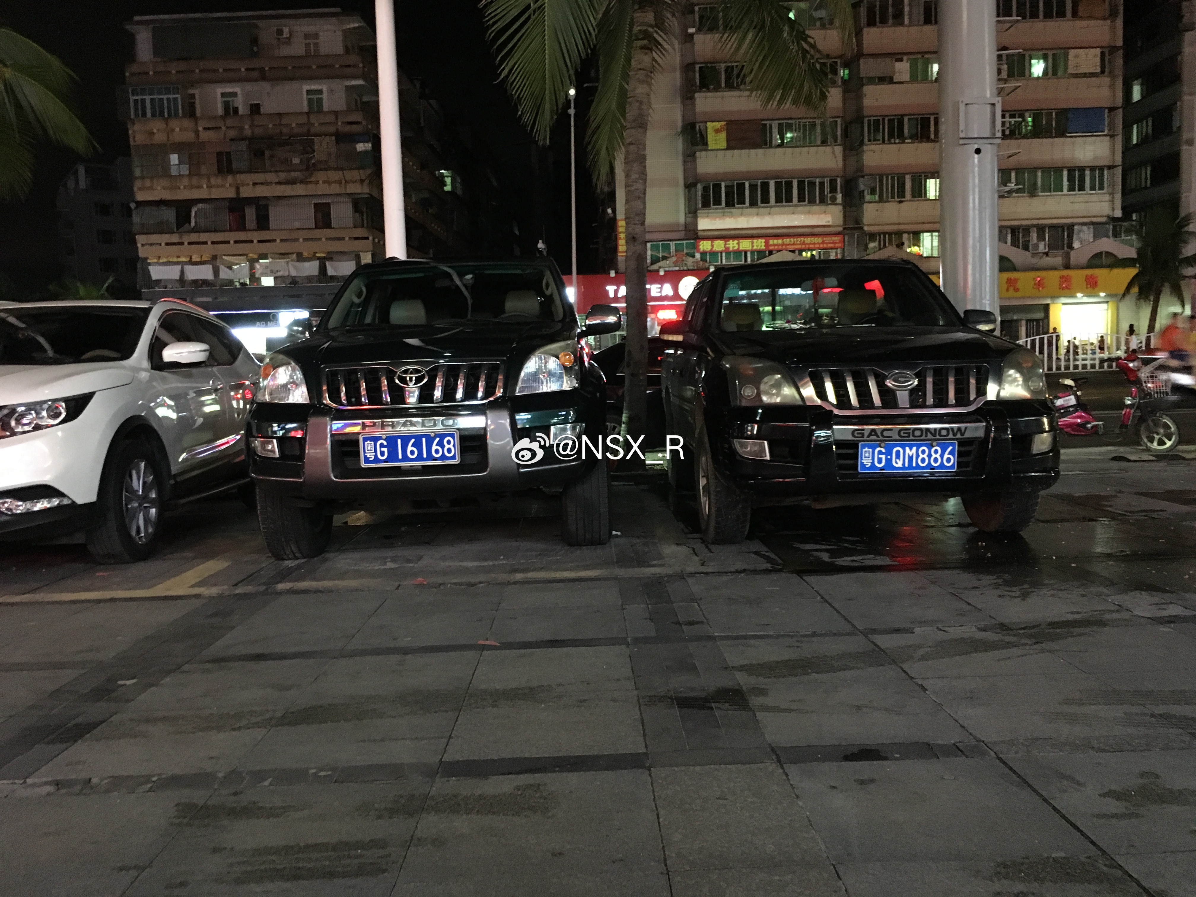 共享前脸的“亲兄弟”一汽丰田霸道LC120&广汽吉奥财运100皮卡（还有个