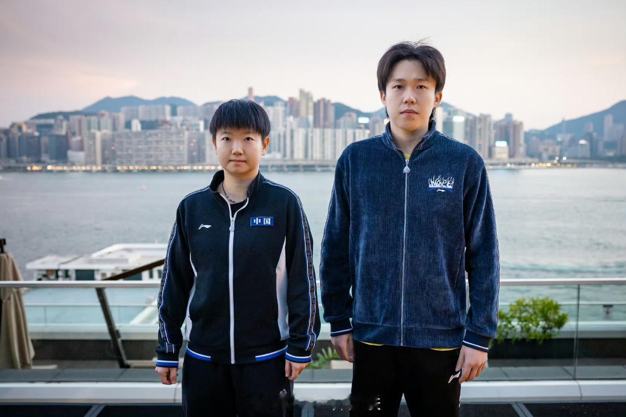 这大头和莎莎也太严肃了吧，为了避嫌，笑都不敢笑了[笑着哭]。莎头组合参加这20