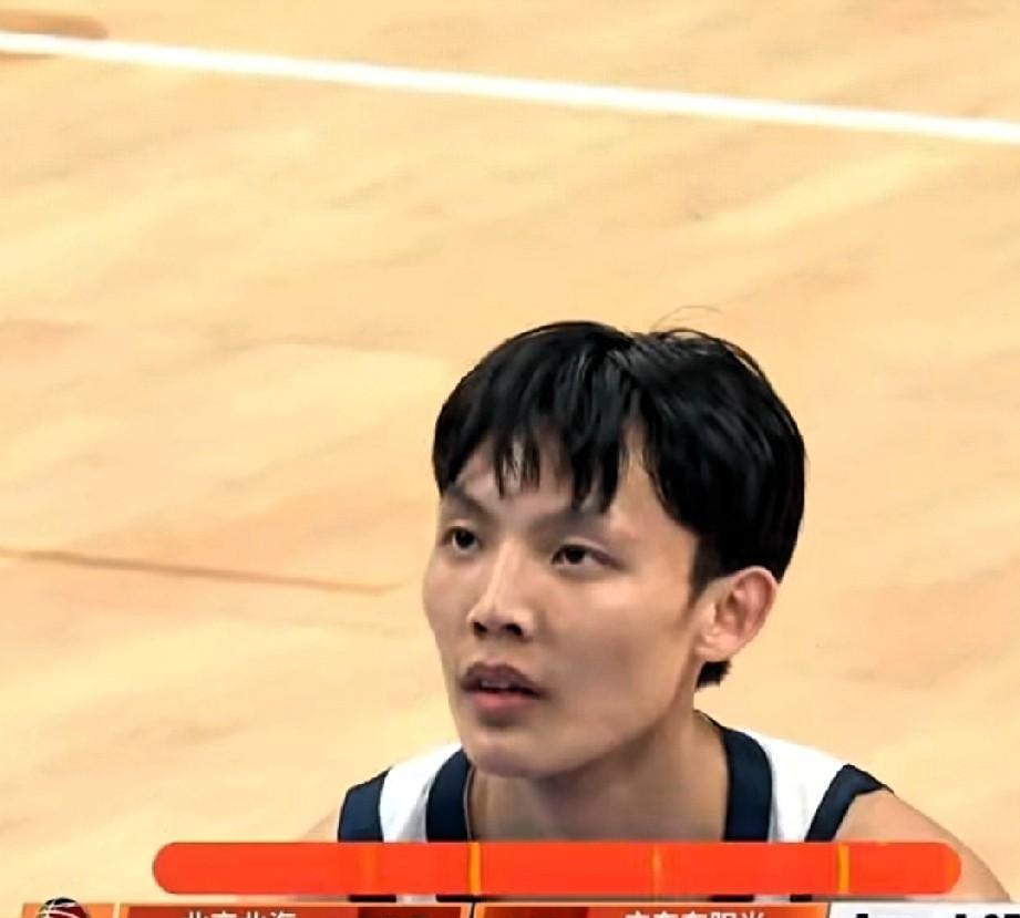 恕我直言！徐杰意外受伤，广东会和辽宁队遇到相同处境，话说徐杰膝盖那一瞬间，目测变
