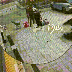 湖南长沙，一名修车店主为防止车辆堵门影响生意，特意在店门口摆放警示桩。不料一辆奔