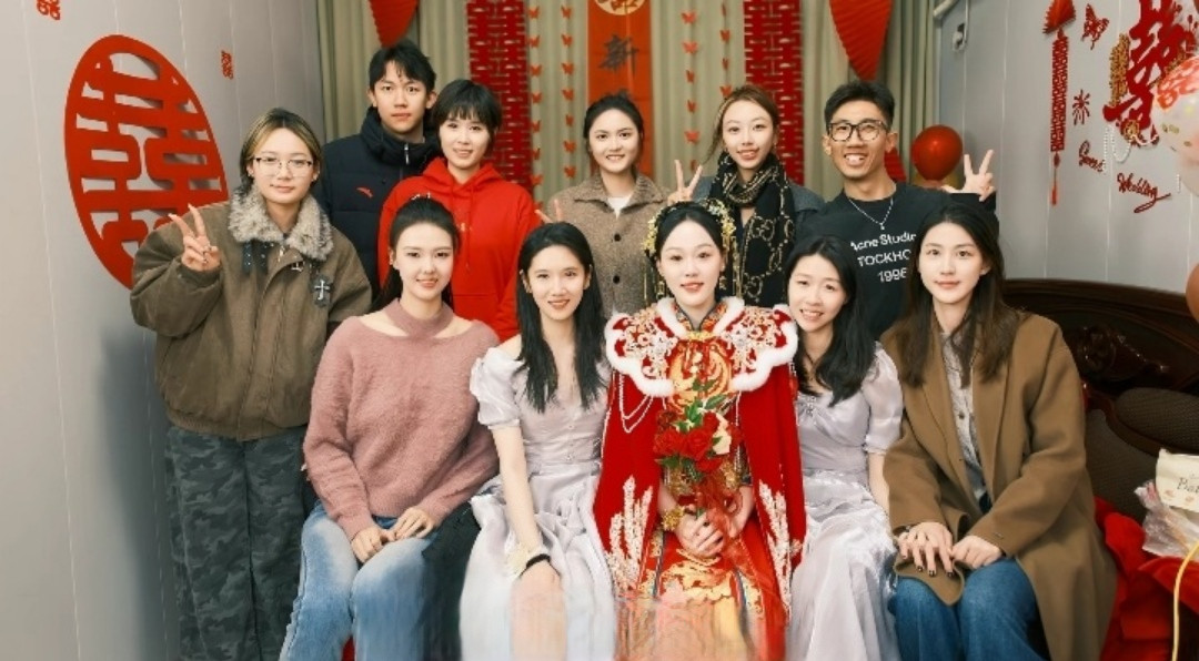 中国女排黄金组合朱袁张江苏女排名将吴含成为幸福的新娘👰🏻常宁宝宝作为好姐妹