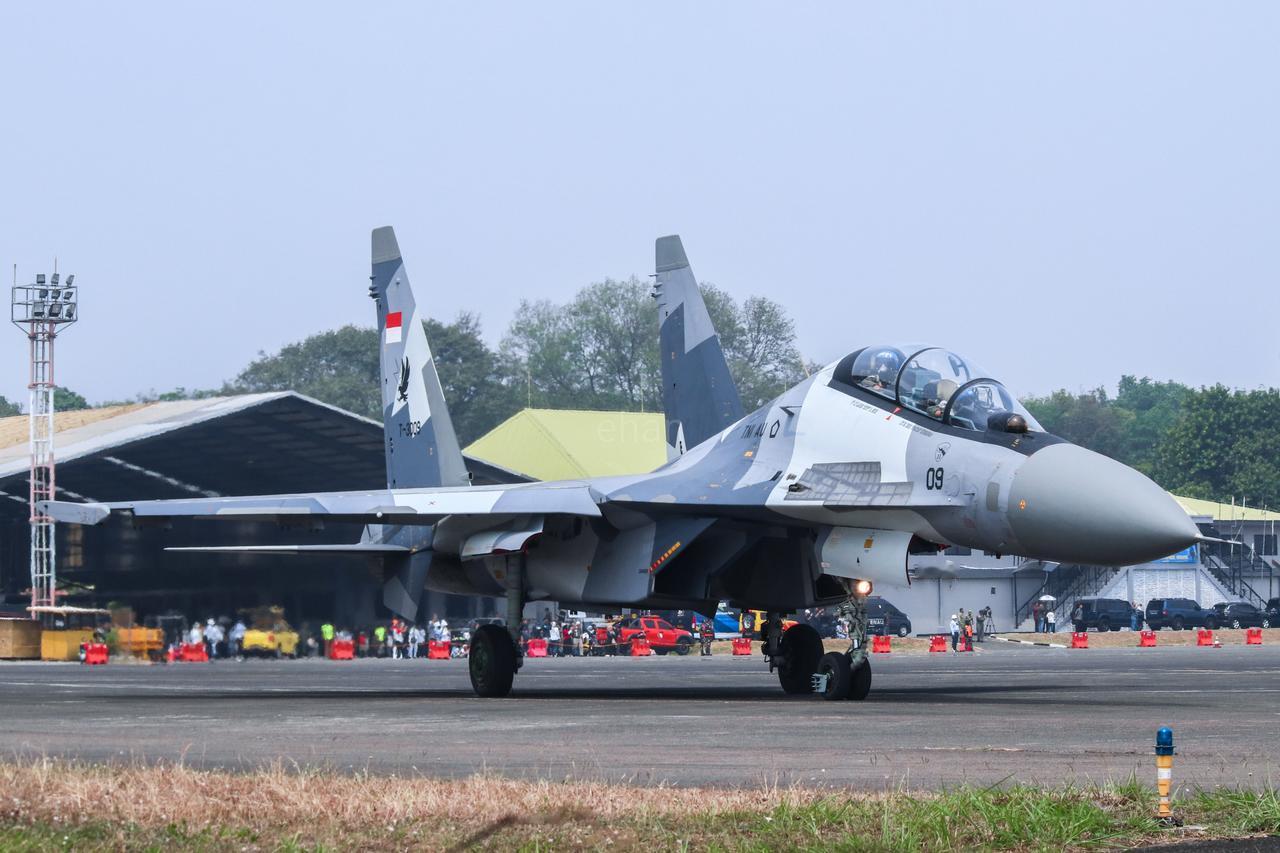 印度尼西亚空军：来自“两个阵营”的战斗机2026年8月16日，印度尼西亚空军在