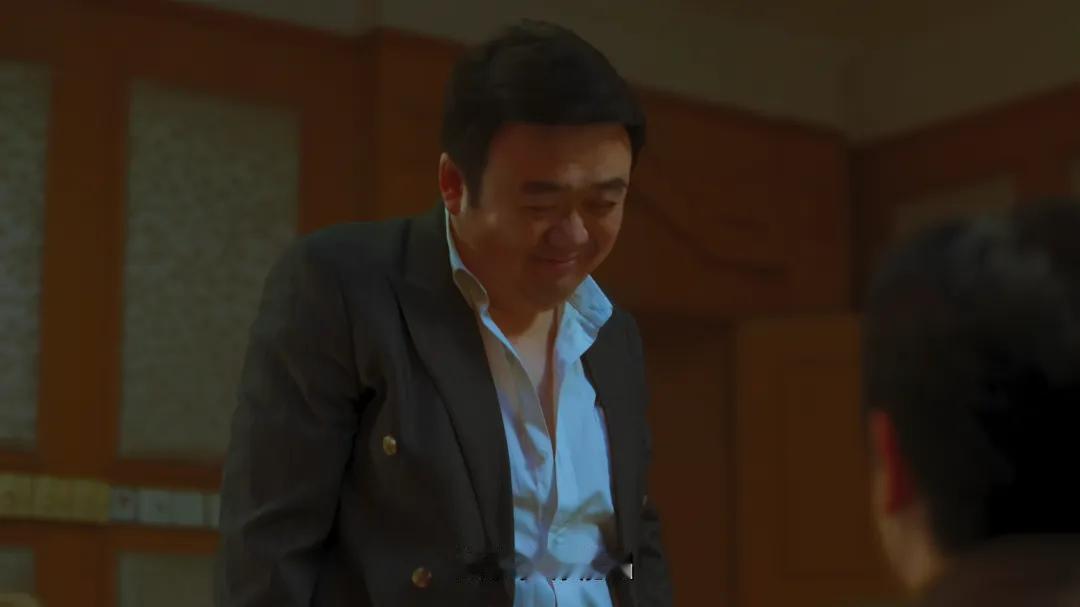 电视剧老舅播完了，有个情节真是一言难尽。就是全剧里，老舅和他的兄弟有啥事儿，都