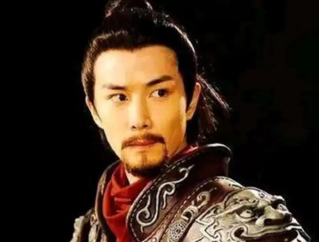 王忠嗣身兼四镇节度使后，李光弼对他说：“大唐一半精锐由你掌握，陛下怎么能安心呢？