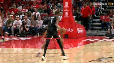 命运啊！杜兰特、詹姆斯今日同时引爆球队专区。湖区爆是因为詹姆斯被雷迪克直接点名