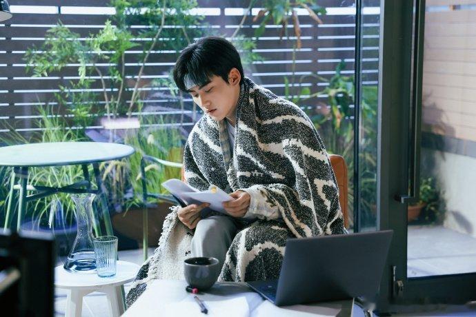 狙击蝴蝶重拾长剧信心被《狙击蝴蝶》勾回追剧模式了！谁懂啊，居然每天盼更新而不是开