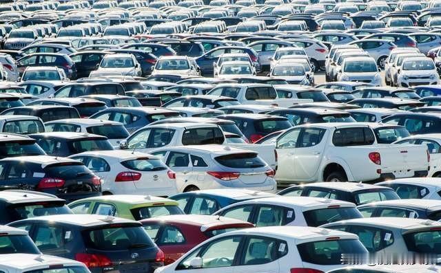 退路“堵车”：2000万骑手与40万司机的内卷困局！当网约车运价一降再降，同