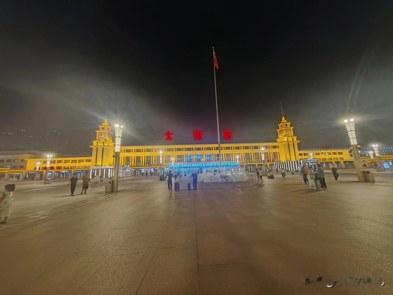 来火车站一趟，旅游的感觉就来了