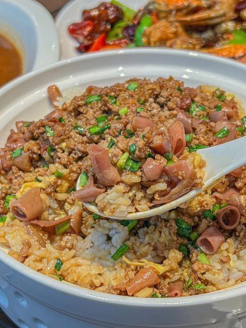 威海特色美食，海肠捞饭，味道超级棒，就是价格有点贵！