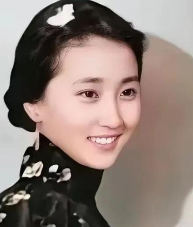 钱学森36岁仍未婚，妹妹钱学英给他介绍对象，他却说：要不你嫁给我吧！别误会，