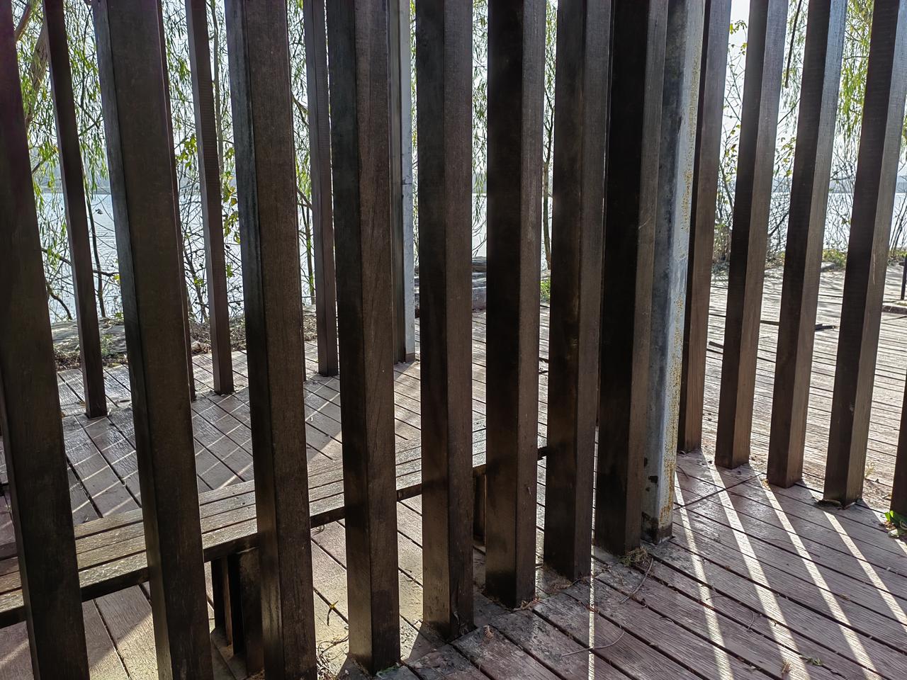 李自成第一次与张献忠有过节：破凤阳，焚皇陵，李自成与众人一起饮酒，向张献忠借太监