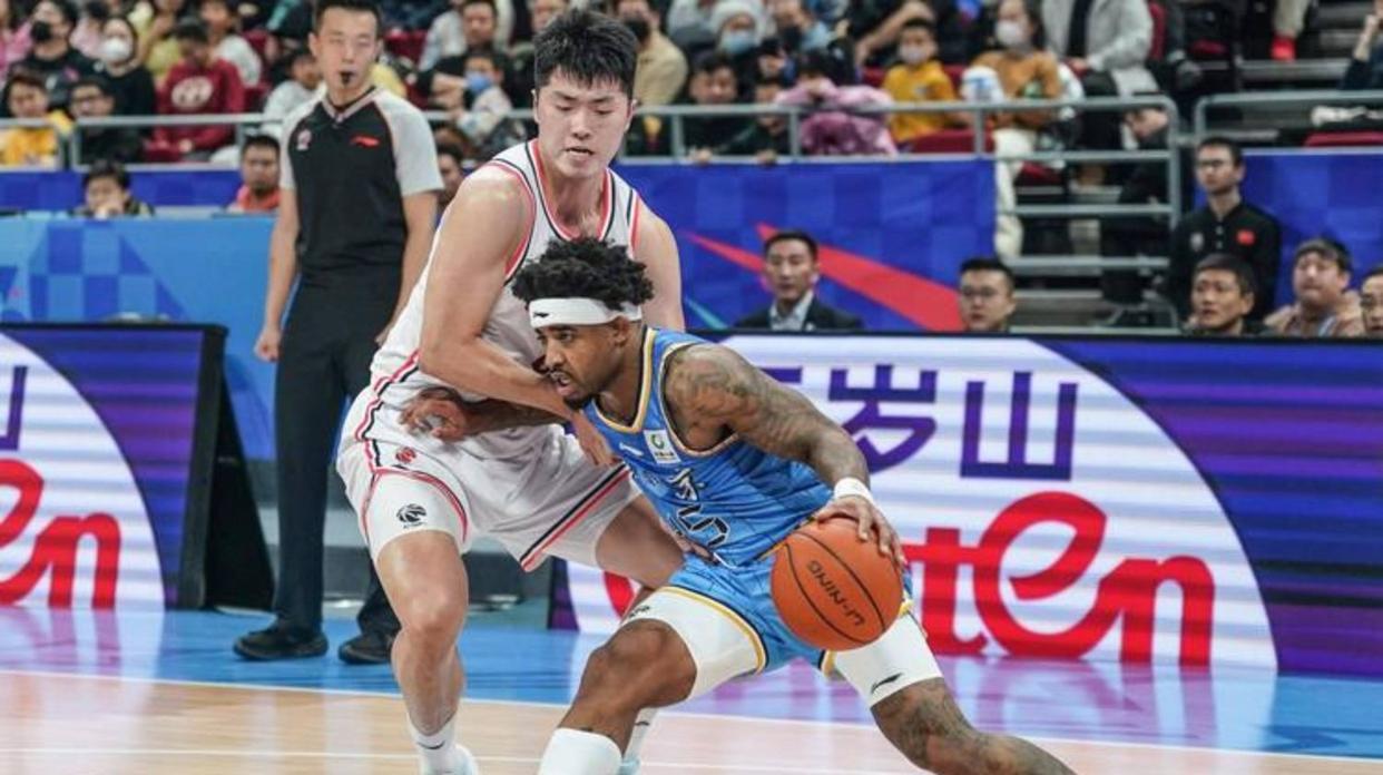 2026年1月1日19点35分，中国CBA常规赛第九轮继续进行，新年将迎来一场焦