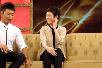 2013年，张译拍摄《辣妈正传》，在与孙俪对戏时发现她就躺在沙发上一动不动，他气