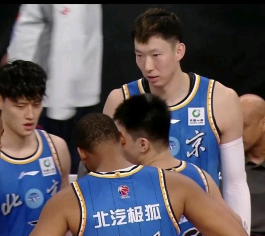 北京男篮66:81惨败上海！四大责任人彻底揭晓：第一个就是主教练——许利民，用