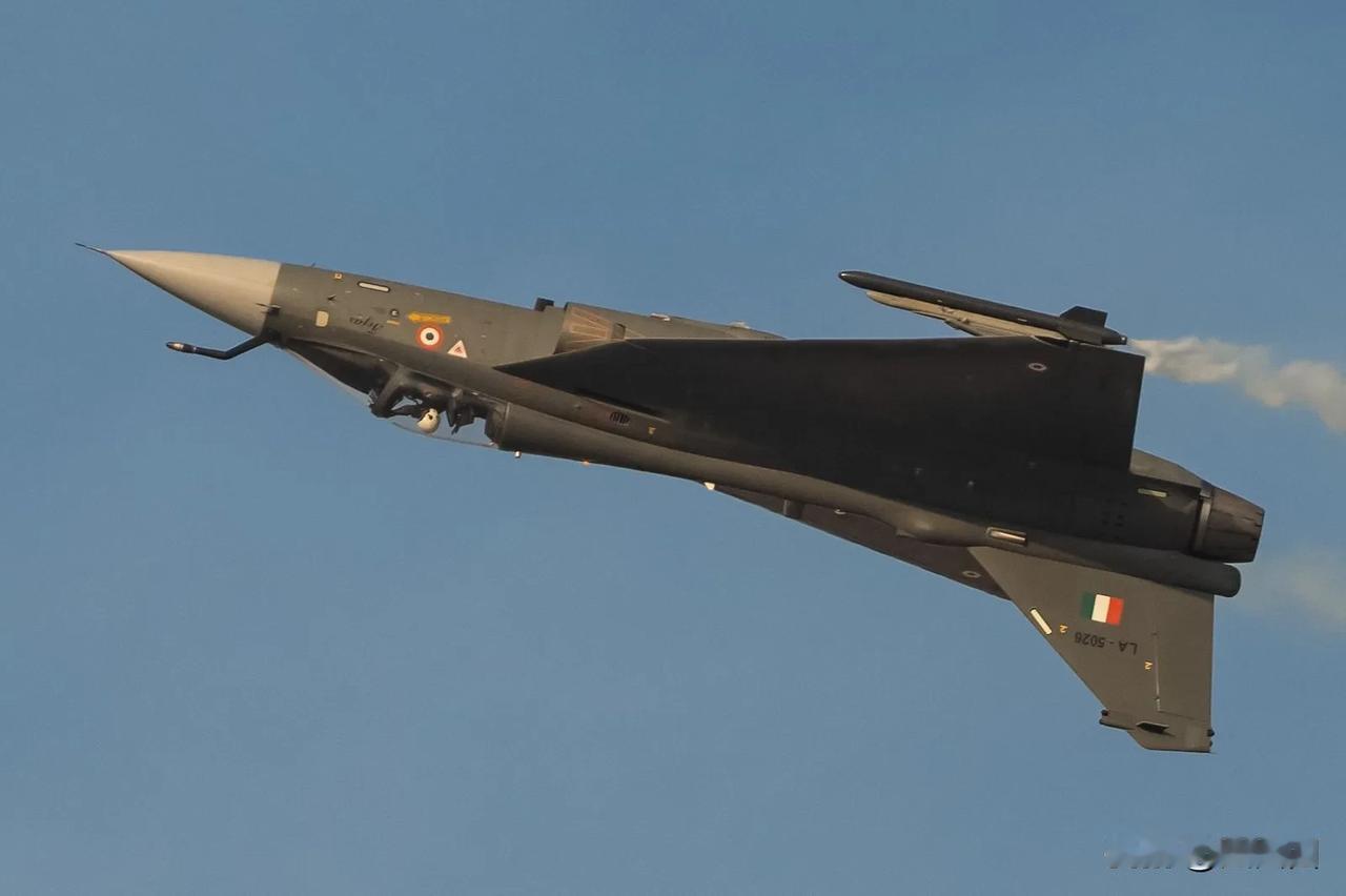 一个乞丐自豪地展示自己刚攒起来的破碗，然后就直接给cei了本来想露个脸，结