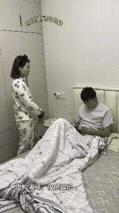 敬酒不吃吃罚酒，分不清大小王了，给你钱你就拿着，还装腔作势，让老婆开心开心，有啥