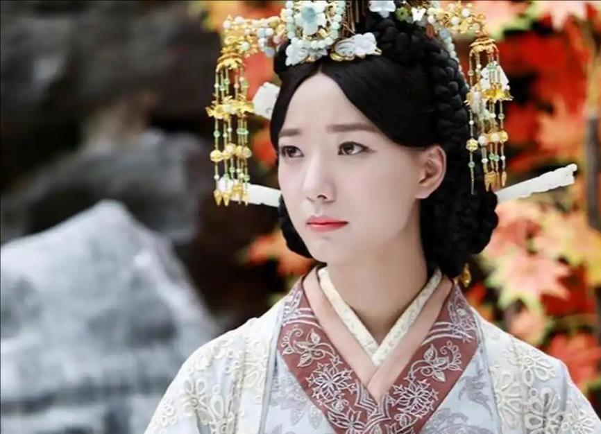 卫子夫谦逊温顺了一辈子，为什么晚年说反就反了？长安城未央宫的砖石浸透秋霜，征